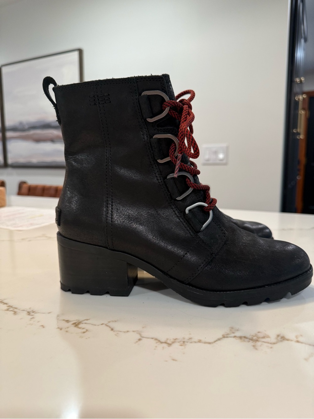 Women’s Cate Sorel Leather Lace-Up Ankle Boots with Red Laces. Size 8. NWOT